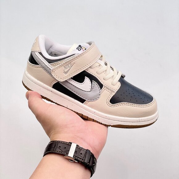 Nike SB Dunk Low Tan Black Sneakers - Picture 1 of 6